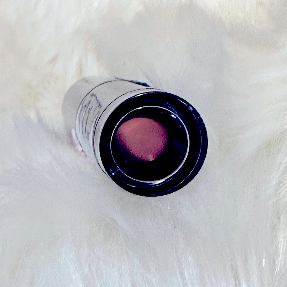 Wet&Wild Never Nude Beautiful Pinkish-Neutral Matte Velvety Smooth Lipstick 3.3g
